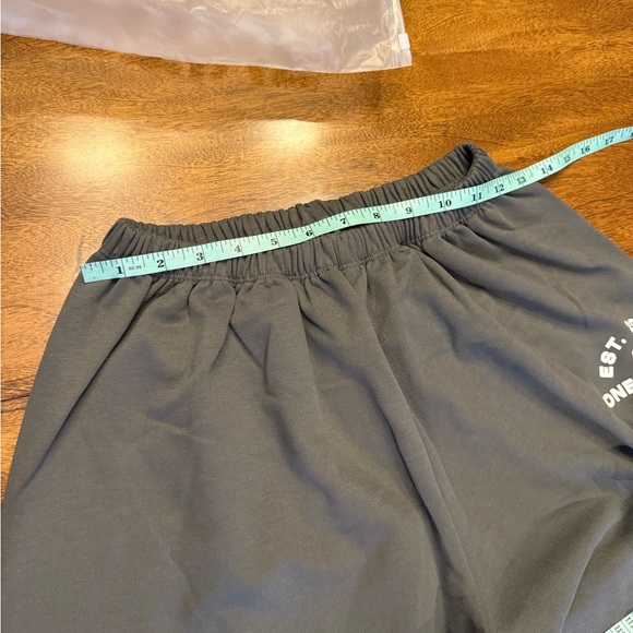 ONERACTIVE women’s LIGHTWEIGHT STRAIGHT LEG JOGGERS WITH GRAPHIC - Picture 7 of 15